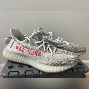 Women’s Adidas Yeezy Boost 350 V2, size 5